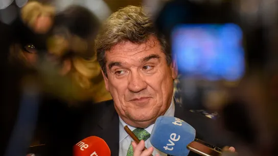 El ministro José Luis Escrivá atiende a los medios durante su reciente visita institucional a la ciudad de Huesca. El ministro José Luis Escrivá atiende a los medios durante su reciente visita institucional a la ciudad de Huesca.