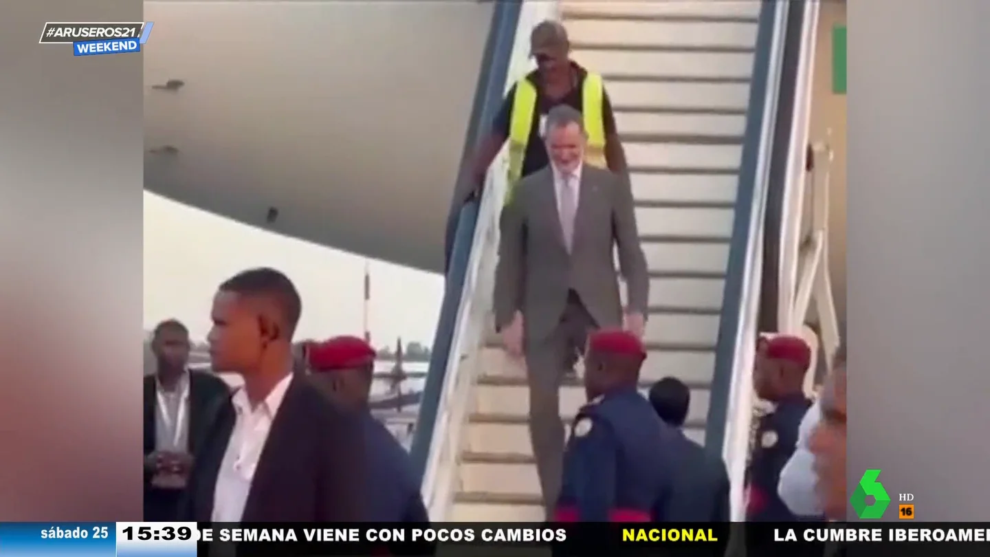 Felipe VI sufre un inesperado fallo de protocolo: "Falta la reina Letizia, que es la que pone orden" Felipe VI sufre un inesperado fallo de protocolo: "Falta la reina Letizia, que es la que pone orden"