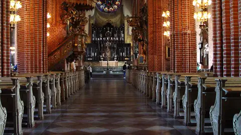 Interior de la Catedral de San Nicolás Interior de la Catedral de San Nicolás
