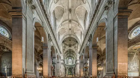 Interior de la Iglesia de San Sulpicio. París Interior de la Iglesia de San Sulpicio. París