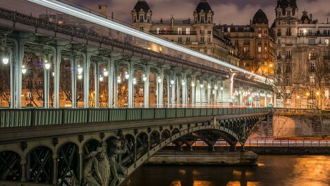 Puente de Bir Hakeim. París