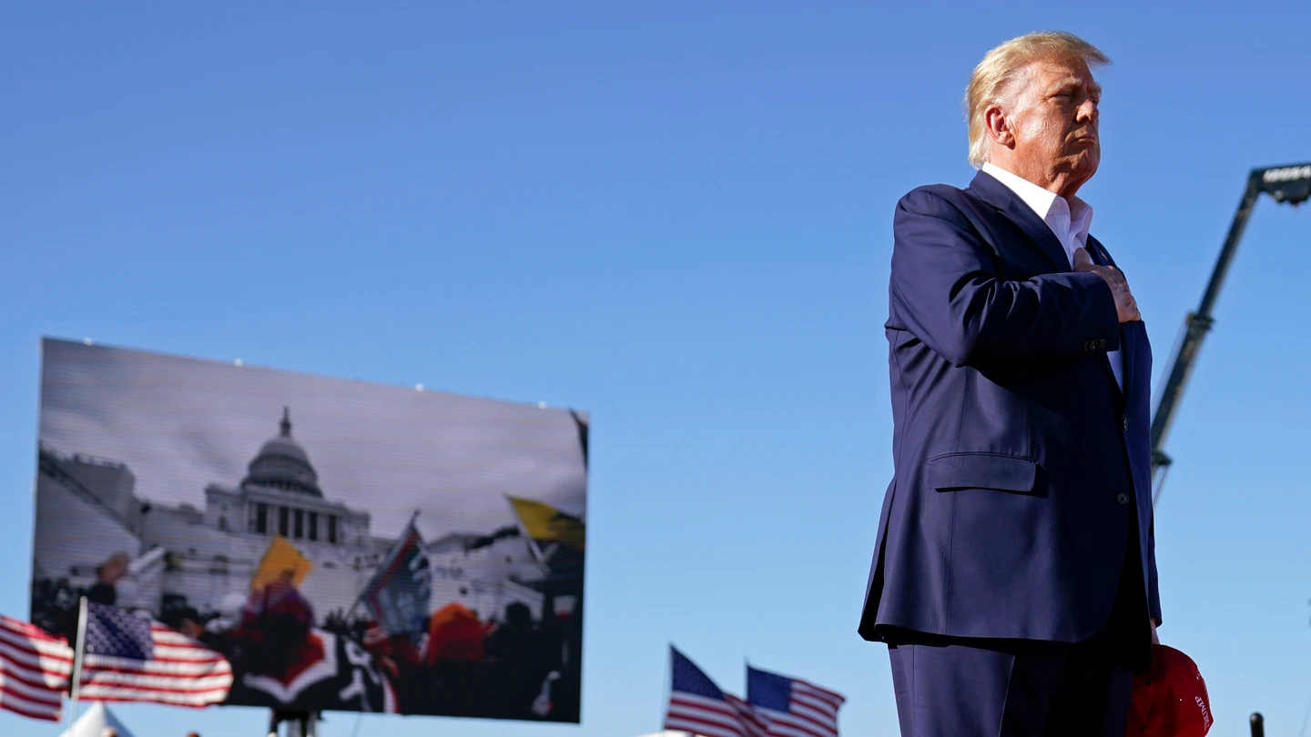 Donald Trump, con la imagen del Capitolio a su espalda Donald Trump, con la imagen del Capitolio a su espalda