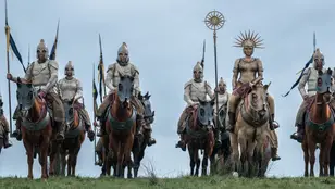 Varios caballos en una escena de la primera temporada de 'Los anillos de poder'.