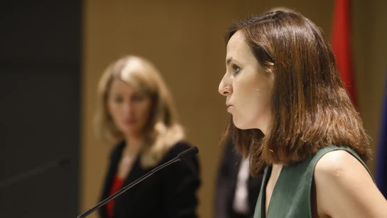La vicepresidenta segunda del Gobierno, Yolanda Díaz, y la ministra de Derechos Sociales y Agenda 2030, Ione Belarra. La vicepresidenta segunda del Gobierno, Yolanda Díaz, y la ministra de Derechos Sociales y Agenda 2030, Ione Belarra.
