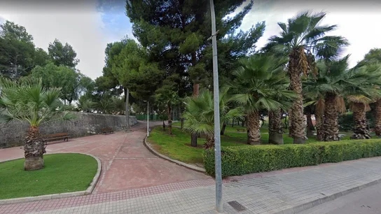 Vista del parque de Pinada de Villaplana, donde habrían ocurrido los hechos. Vista del parque de Pinada de Villaplana, donde habrían ocurrido los hechos.