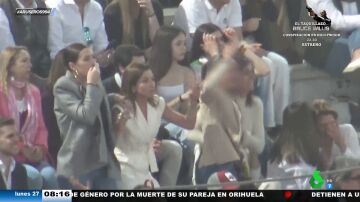 El susto de Alba Díaz y Virginia Troconis al ver en directo la cogida de Manuel Díaz 'El Cordobés'