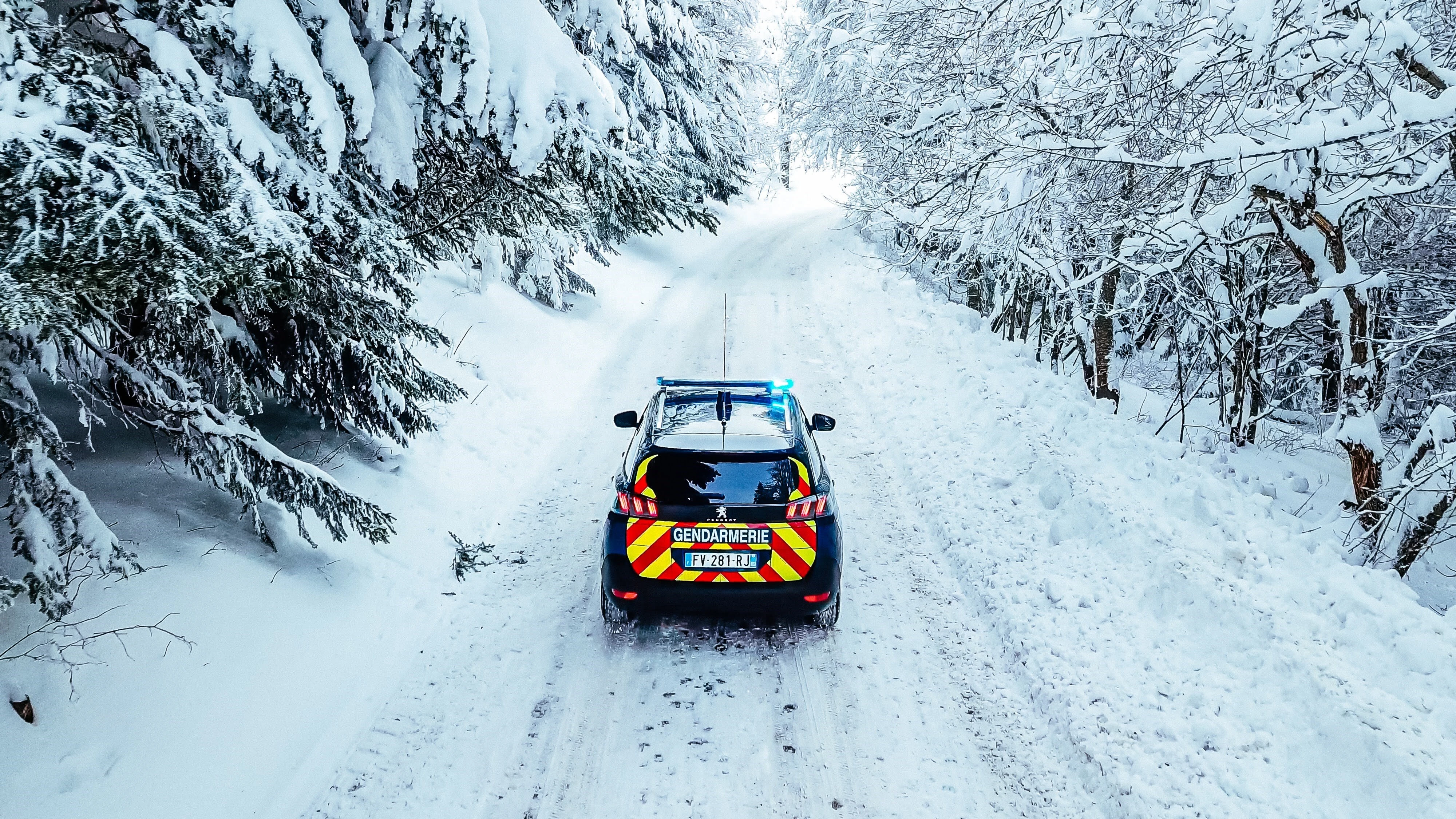 Un coche de los Pelotones de Gendarmería de Alta Montaña franceses