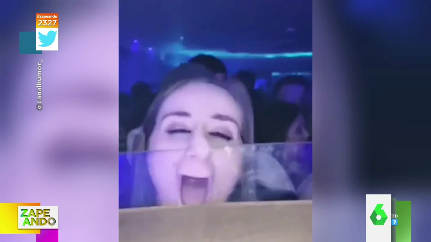 El morreo de una joven contra un cristal que hace reír a Twitter El morreo de una joven contra un cristal que hace reír a Twitter