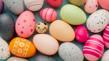 Huevos pintados motivo típico de la fiesta de Pascua