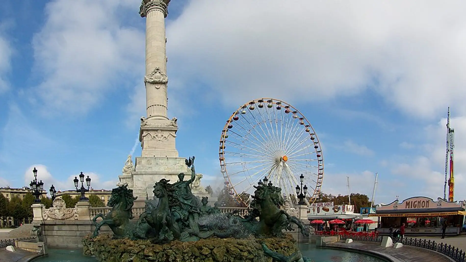 Plaza de los Quincunces de Burdeos: ¿sabías que es la plaza más grande de Francia?
