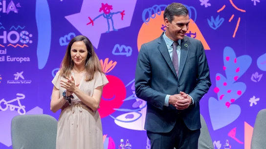 La ministra de Derechos Sociales y Agenda 2030, Ione Belarra y el presidente del Gobierno, Pedro Sánchez. La ministra de Derechos Sociales y Agenda 2030, Ione Belarra y el presidente del Gobierno, Pedro Sánchez.
