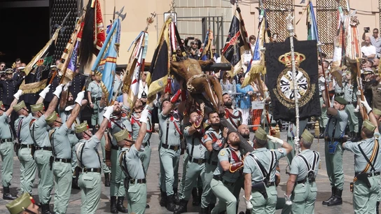 Expectación en el desembarco de la Legión "a 160 pasos por minuto y un solo corazón" Expectación en el desembarco de la Legión "a 160 pasos por minuto y un solo corazón"