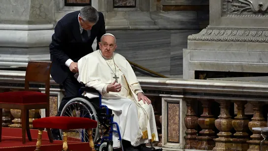 El papa Francisco durante la misa del domingo en el Vaticano El papa Francisco durante la misa del domingo en el Vaticano