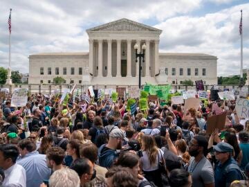 A judge in the United States revokes the approval of the abortion pill at the national level