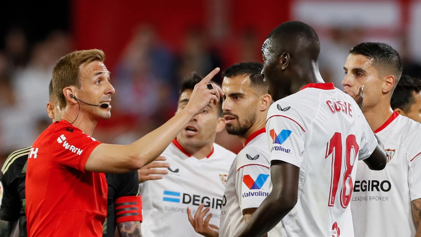 Gueye, expulsado en el Sevilla Gueye, expulsado en el Sevilla