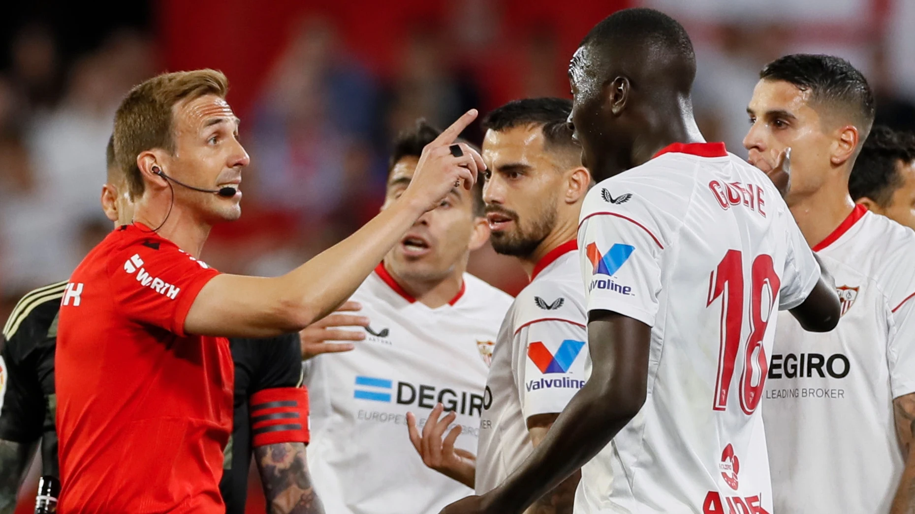 Gueye, expulsado en el Sevilla