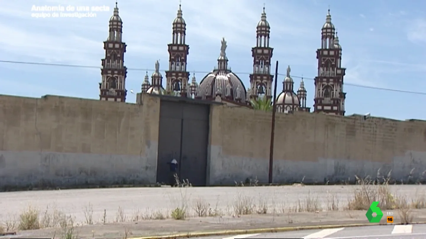 "Quiero saber que está viva": una mujer se rompe al tratar de contactar con su hermana 16 años después de meterse a monja del Palmar de Troya "Quiero saber que está viva": una mujer se rompe al tratar de contactar con su hermana 16 años después de meterse a monja del Palmar de Troya