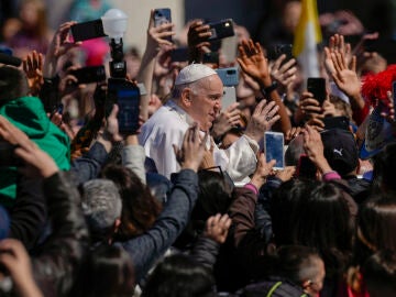 Pope Francis dedicates ‘Urbi et Orbi’ to putting an end to “all the conflicts that bloody the world”