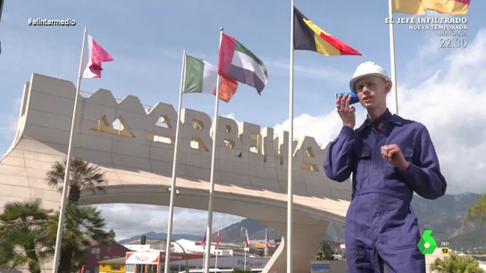 Ostentación, corrupción y viviendas ilegales: así es Marbella, el parque temático del pormishuevismo "Marbella es como el Louvre del pormishuevismo y Jesús Gil su Gioconda, porque te pongas donde te pongas siempre sientes que te sigue con su mirada desde alguna construcción ilegal", comenta Erik Harley en esta nueva entrega de 'Pormishuevismo'.