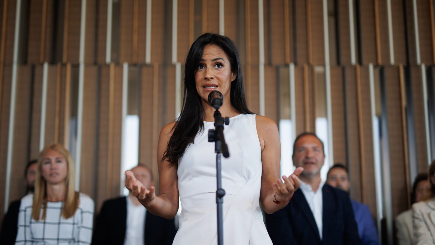 Bego&ntilde;a Villac&iacute;s presenta su lista electoral para las elecciones municipales