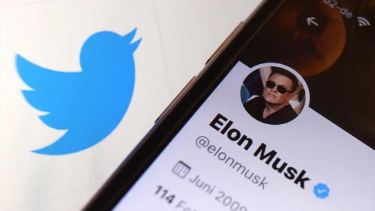 Elon Musk quitará el 20 de abril las insignias azules heredadas de Twitter Elon Musk quitará el 20 de abril las insignias azules heredadas de Twitter