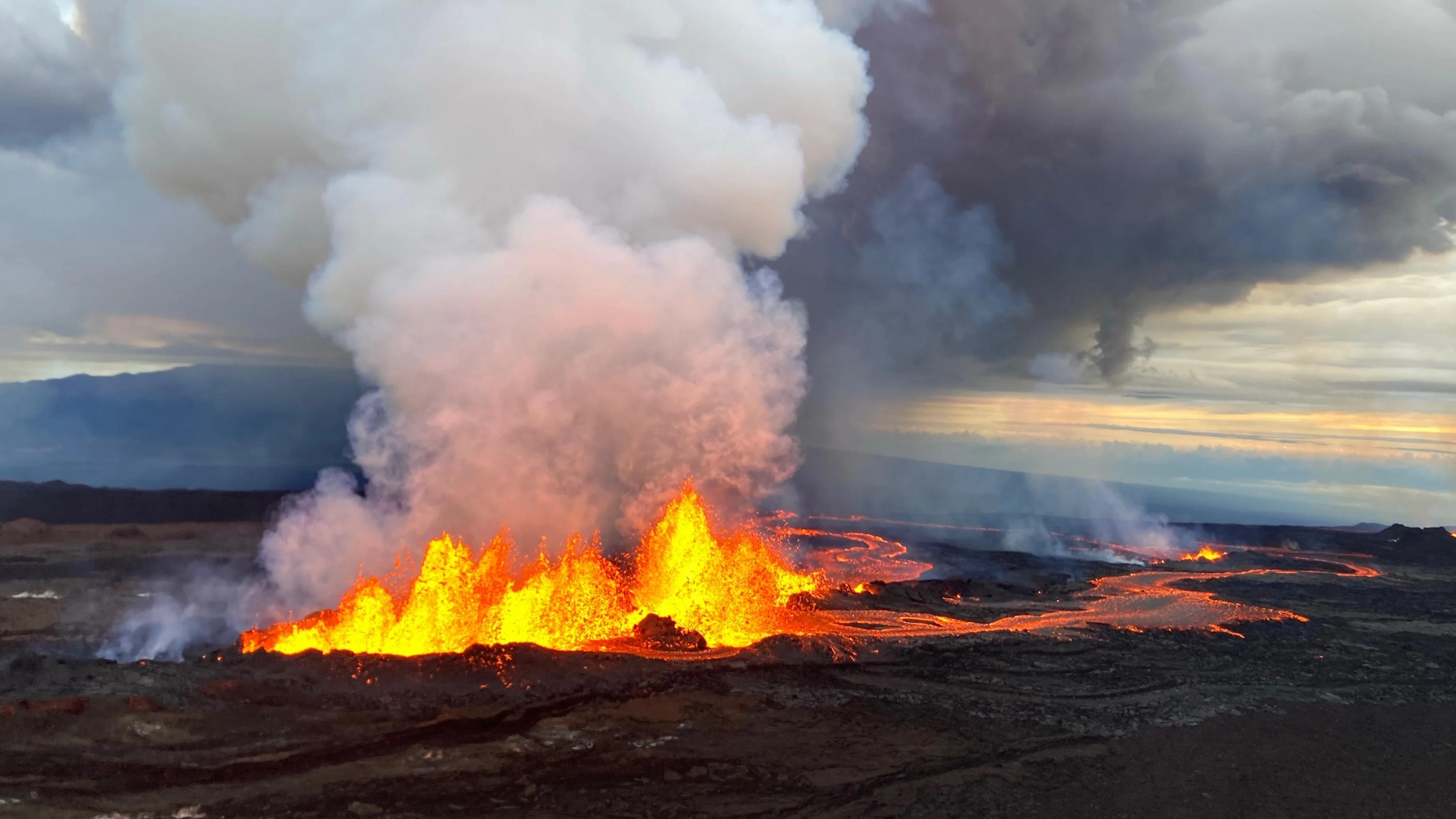 Expertos se centran en analizar los efectos de las erupciones volcánicas en el cambio climático