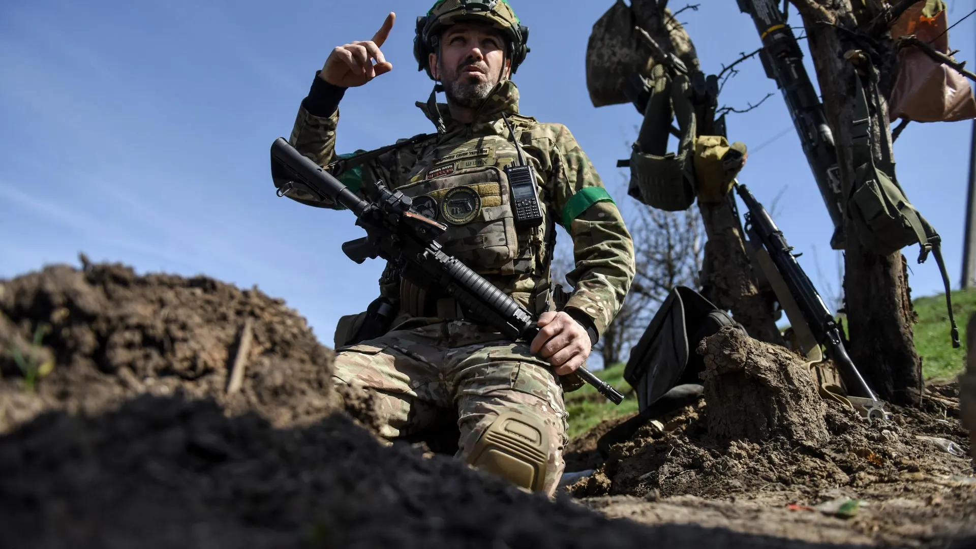 un militar ucraniano en un lugar cerca de Bajmut, en la región de Donetsk, Ucrania, el 10 de abril de 2023.