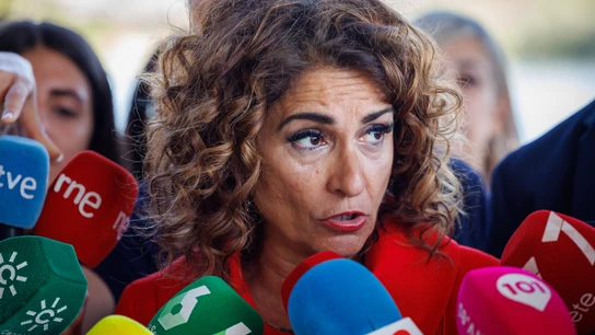 El Gobierno sale contra Feijóo por el plan de PP y Vox para Doñana que critican Europa y los expertos El Gobierno sale contra Feijóo por el plan de PP y Vox para Doñana que critican Europa y los expertos