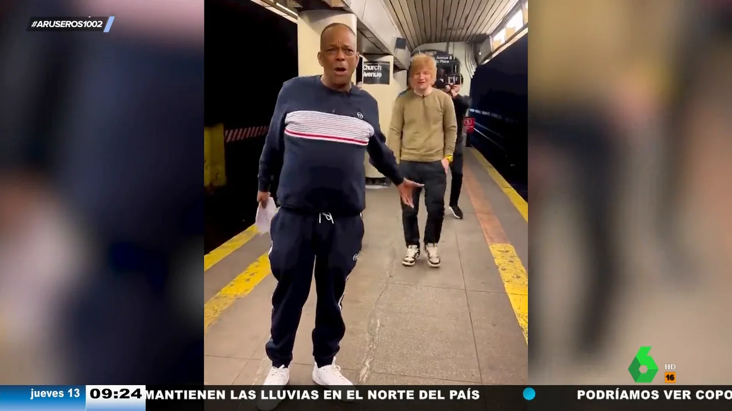Ed Sheeran sorprende a un artista callejero que hace versiones de sus canciones Ed Sheeran sorprende a un artista callejero que hace versiones de sus canciones