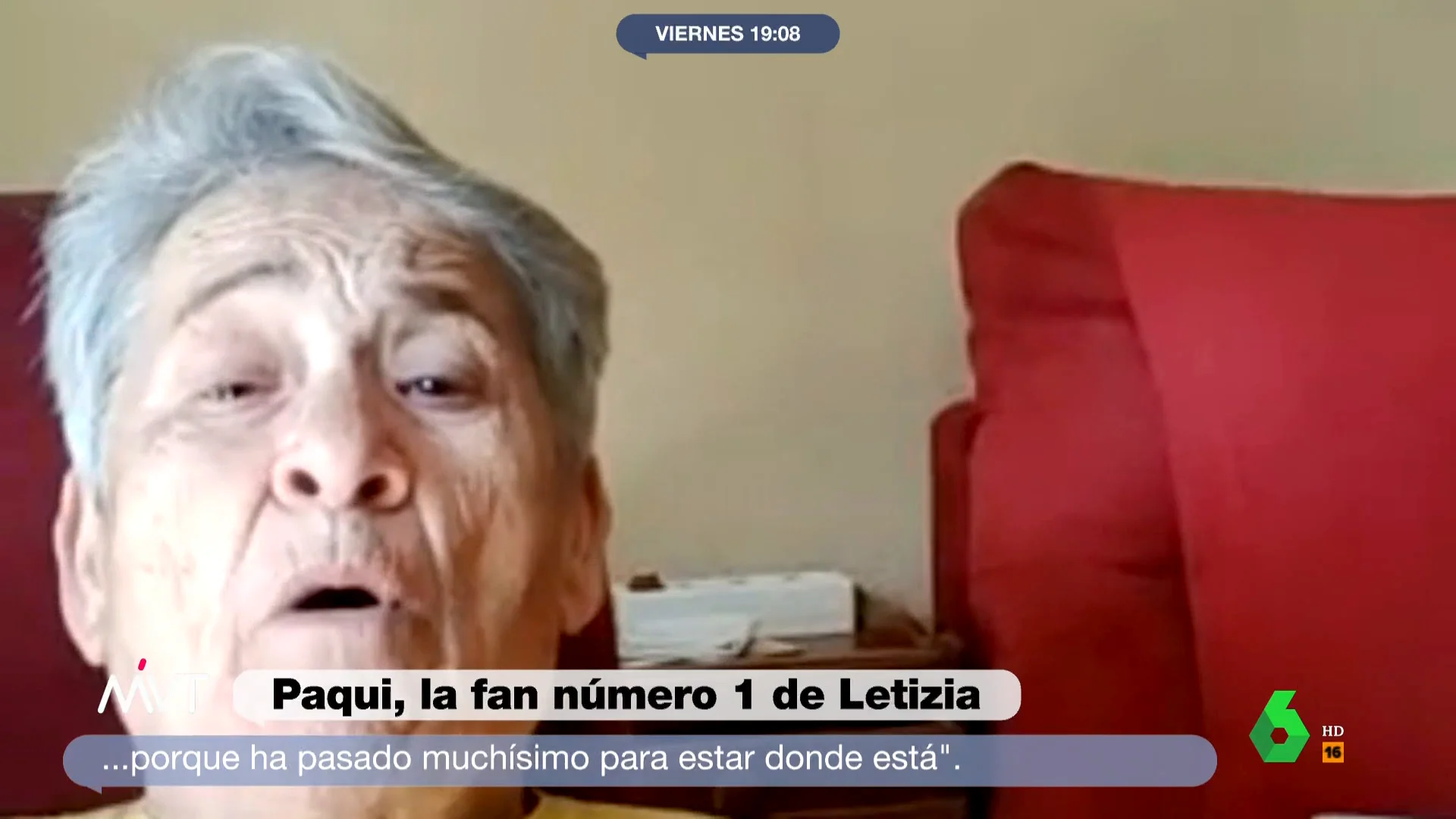 El análisis de Paqui sobre la reina Sofía tras elogiar a Letizia: "La cabeza siempre la ha llevado de un lado para otro de la cornamenta"