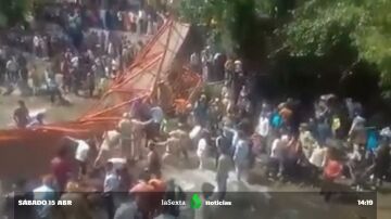 Más de 70 heridos en el derrumbe de un puente peatonal en la India