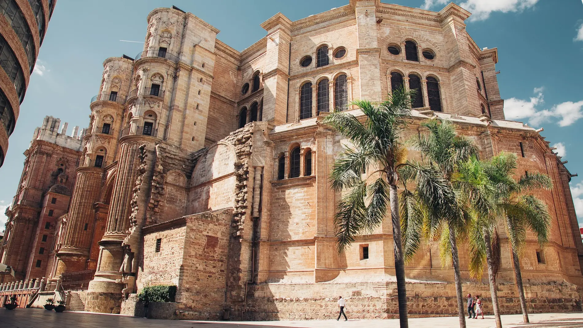 ¿Por qué la catedral de Málaga es conocida como &#39;La Manquita&#39;?