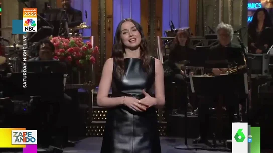 Ana de Armas deja a todos boquiabiertos con el comienzo de su monólogo como anfitriona de 'Saurday Night Live' Ana de Armas deja a todos boquiabiertos con el comienzo de su monólogo como anfitriona de 'Saurday Night Live'