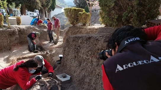 Fosa común en Nigüelas (Granada) Fosa común en Nigüelas (Granada)