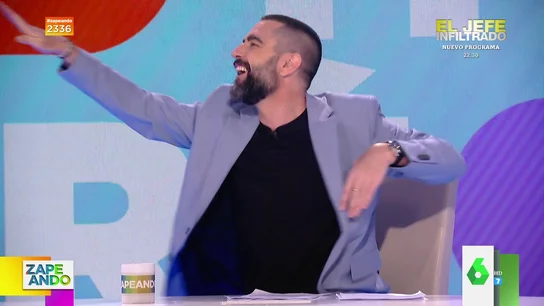 Dani Mateo recuerda la divertida broma que le gastó su padre con un tiburón cuando tenía 5 años Dani Mateo recuerda la divertida broma que le gastó su padre con un tiburón cuando tenía 5 años