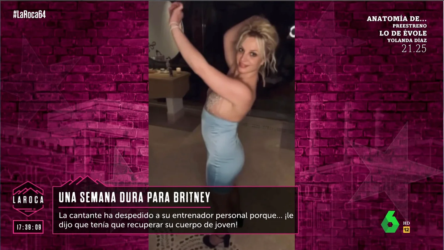 La opinión de Nuria Roca sobre los vídeos de Britney Spears en Instagram "¿A lo mejor Britney Spears necesita alguna otra cosa más que un entrenador personal?", se pregunta Juan del Val en este vídeo donde analizan con Cristina Plaza la complicada semana de la cantante, que ha despedido a su entrenador personal.