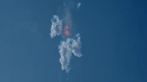 Explota el cohete Starship, de SpaceX y propiedad de Elon Musk, en su primer vuelo de prueba