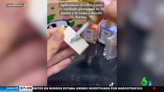 Consigue hacerte una manicura francesa de aspecto profesional con este truco fácil y rápido Consigue hacerte una manicura francesa de aspecto profesional con este truco fácil y rápido