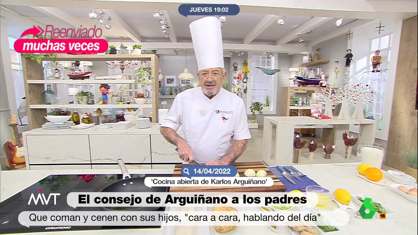 La razón por la que Karlos Arguiñano recomienda a los padres comer con sus hijos cara a cara La razón por la que Karlos Arguiñano recomienda a los padres comer con sus hijos cara a cara