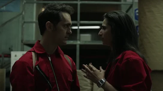 Berlín (Pedro Alonso) y Nairobi (Alba Flores), en una escena de 'La casa de papel'. Berlín (Pedro Alonso) y Nairobi (Alba Flores), en una escena de 'La casa de papel'.