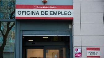 Fachada de una oficina del Servicio P&uacute;blico de Empleo Estatal (SEPE) en Madrid.