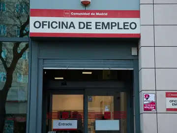 Fachada de una oficina del Servicio Público de Empleo Estatal (SEPE) en Madrid.