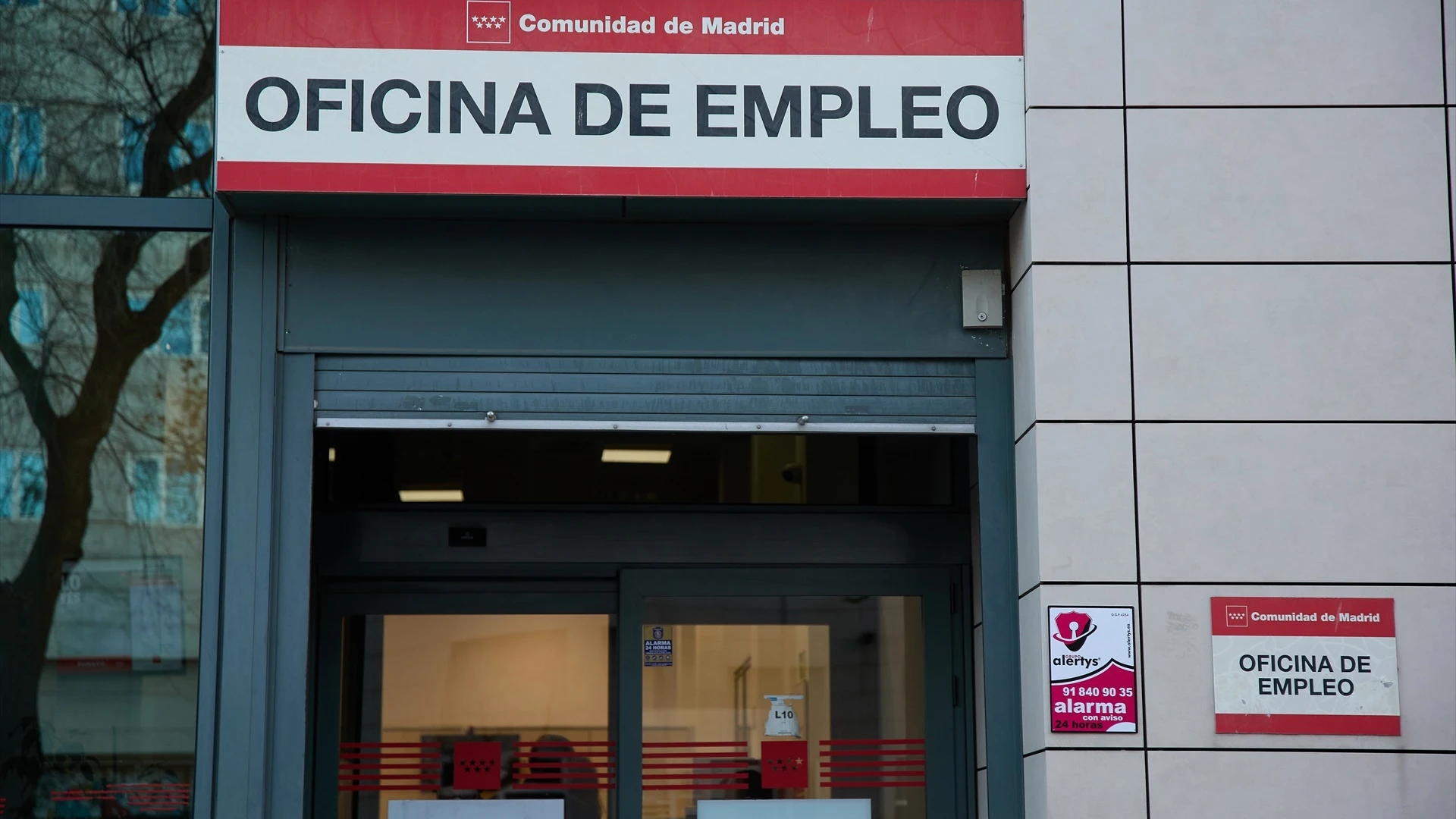 Fachada de una oficina del Servicio Público de Empleo Estatal (SEPE) en Madrid.