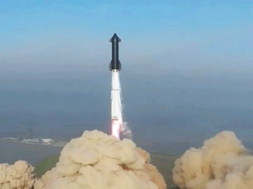 Fotograma cedido por SpaceX de la transmisión del lanzamiento del cohete Starship