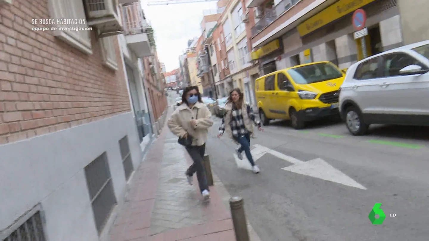 La dueña del 'hostal de los horrores' echa a correr para no responder a Equipo de Investigación tras una inspección La dueña del 'hostal de los horrores' echa a correr para no responder a Equipo de Investigación tras una inspección
