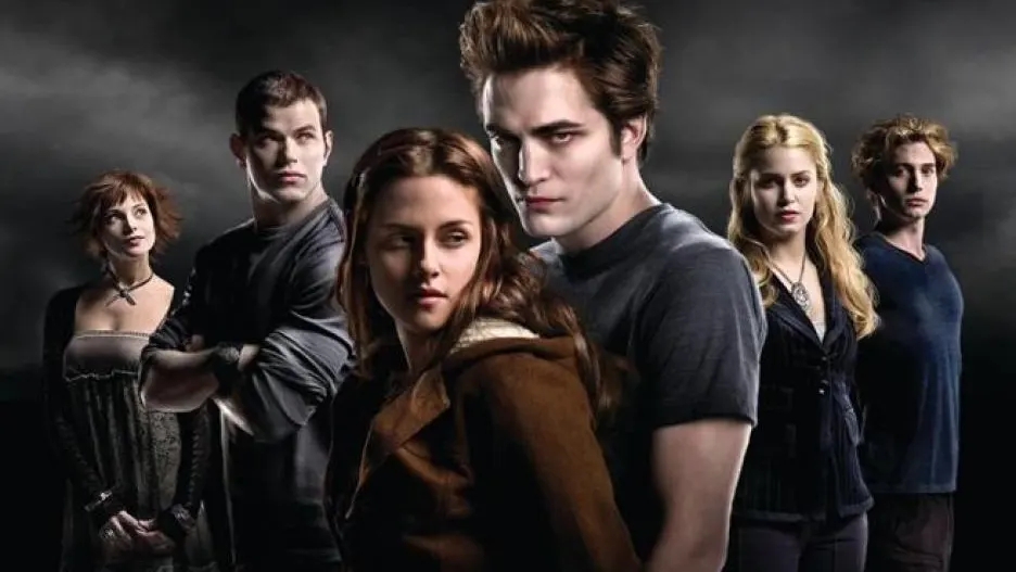 Cartel de 'Crepúsculo', con Kristen Stewart, Robert Pattinson. Cartel de 'Crepúsculo', con Kristen Stewart, Robert Pattinson.
