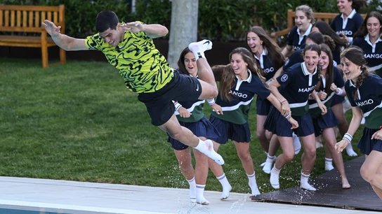Carlos Alcaraz celebra la victoria del Godó Carlos Alcaraz celebra la victoria del Godó