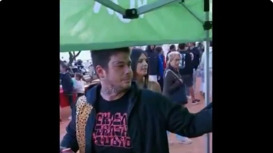 Vox denuncia al rapero Cecilio G por increpar y agredir a su candidata en Lloret de Mar al grito de "dais asco" Vox denuncia al rapero Cecilio G por increpar y agredir a su candidata en Lloret de Mar al grito de "dais asco"