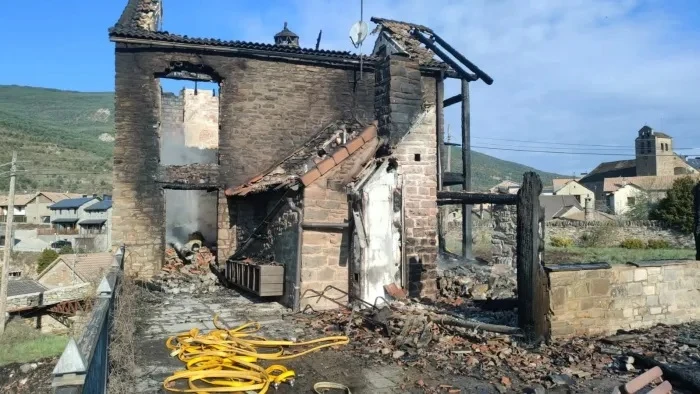 Cuatro adolescentes incendian un chalet y la 'travesura' les cuesta medio millón de euros a los padres