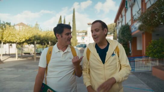 Albert Espinosa recuerda junto a Jesul&iacute;n su habilidad con el bal&oacute;n cuando era peque&ntilde;o: "Luego lleg&oacute; el c&aacute;ncer y perd&iacute; la pierna"